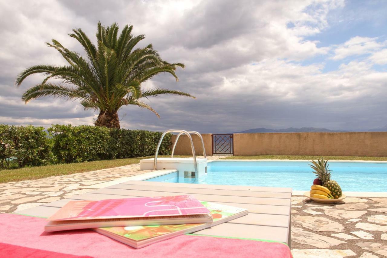 Beach Front Villa With Private Pool III Kato Platanitis Esterno foto